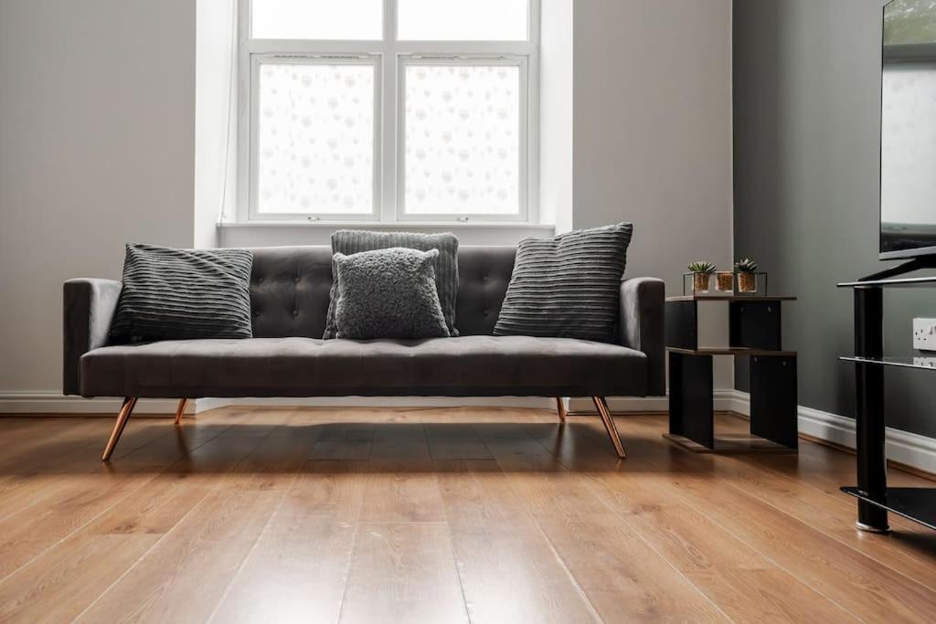 City Edge Stay With Car Park, Perfect For Contractors, Professionals, Relocators Huge Long Term Savings Liverpool Zewnętrze zdjęcie